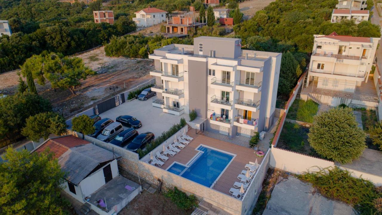 Posejdon Lux Apartment Utjeha Bagian luar foto