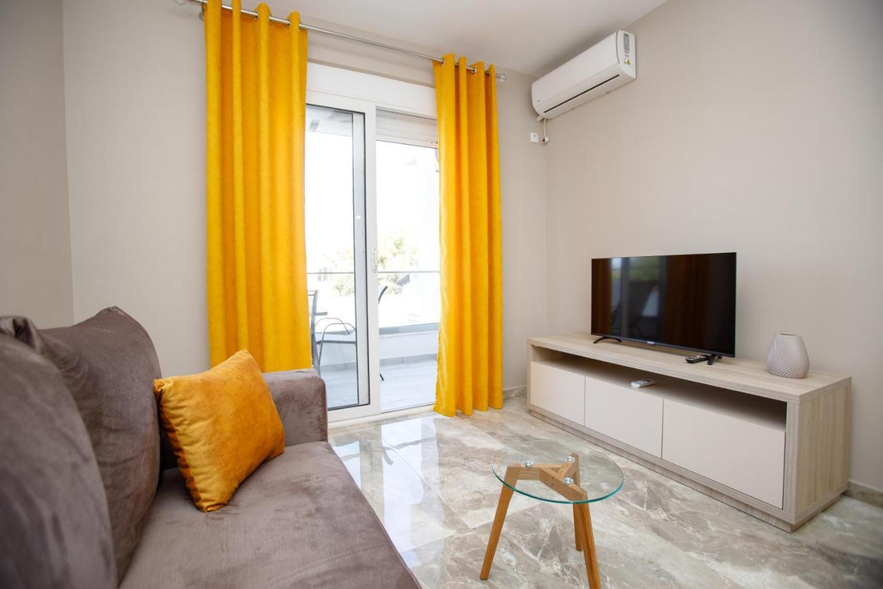 Posejdon Lux Apartment Utjeha Bagian luar foto