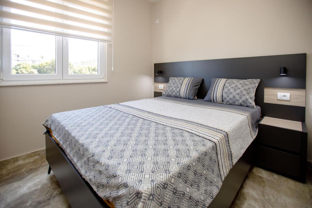Posejdon Lux Apartment Utjeha Bagian luar foto