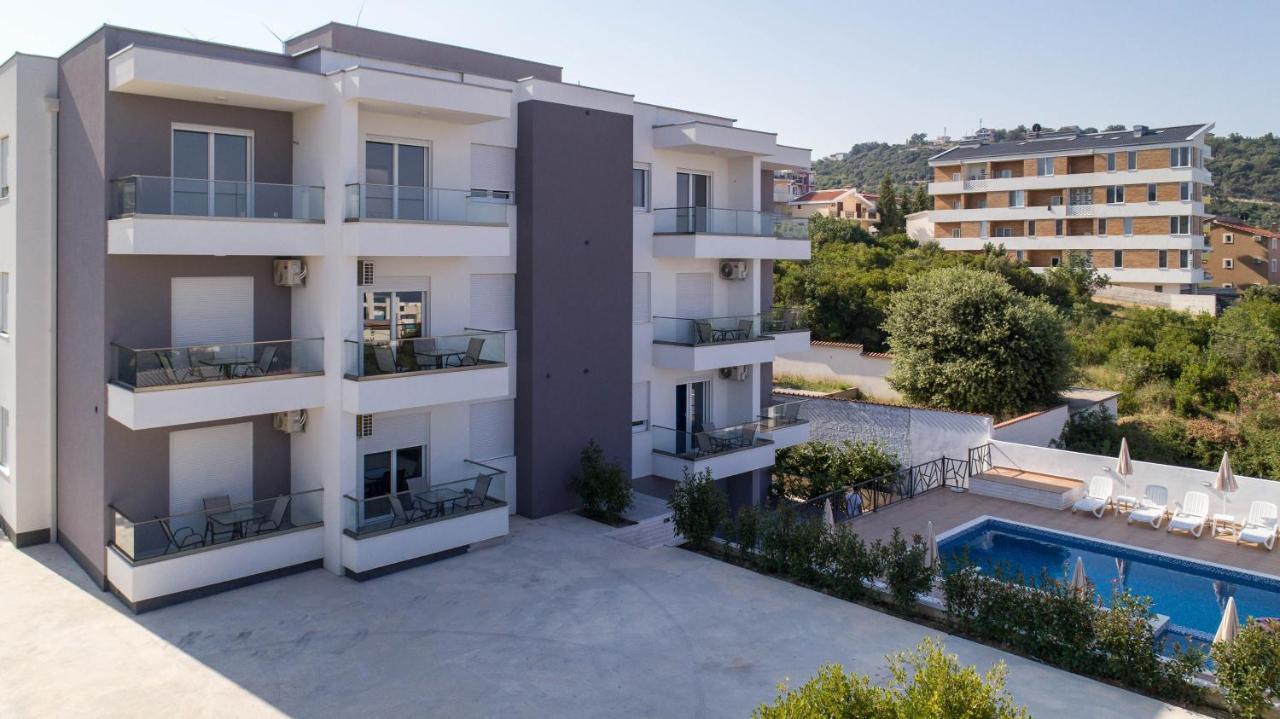 Posejdon Lux Apartment Utjeha Bagian luar foto