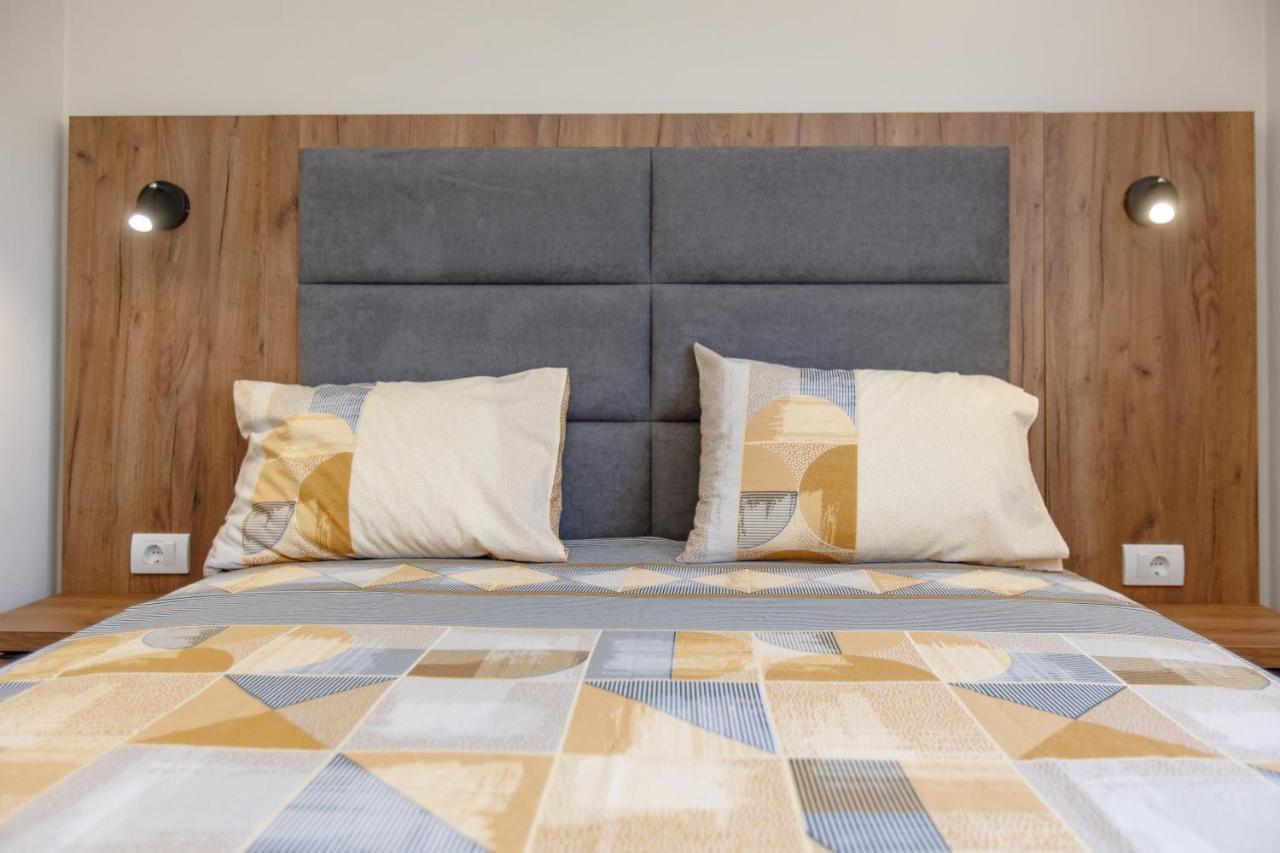 Posejdon Lux Apartment Utjeha Bagian luar foto