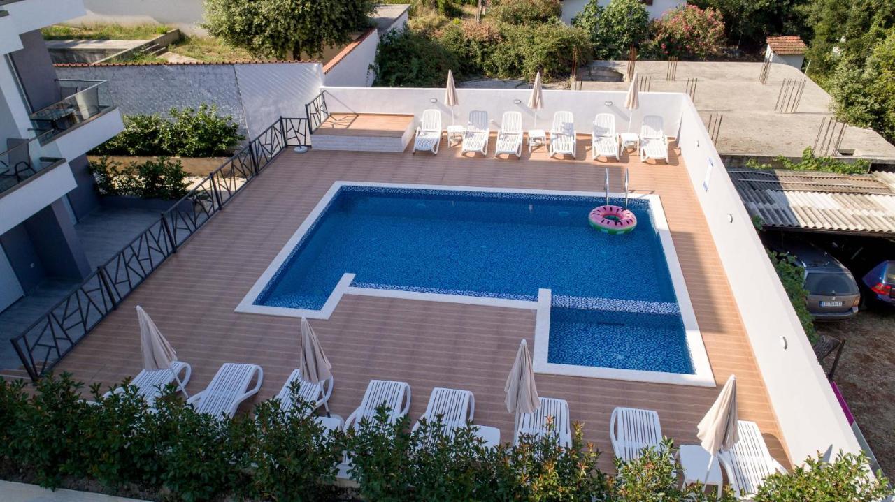 Posejdon Lux Apartment Utjeha Bagian luar foto