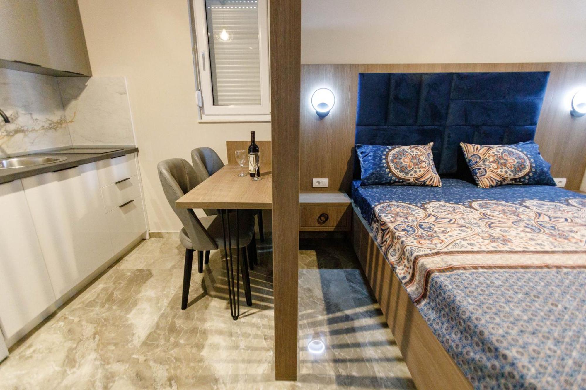 Posejdon Lux Apartment Utjeha Bagian luar foto