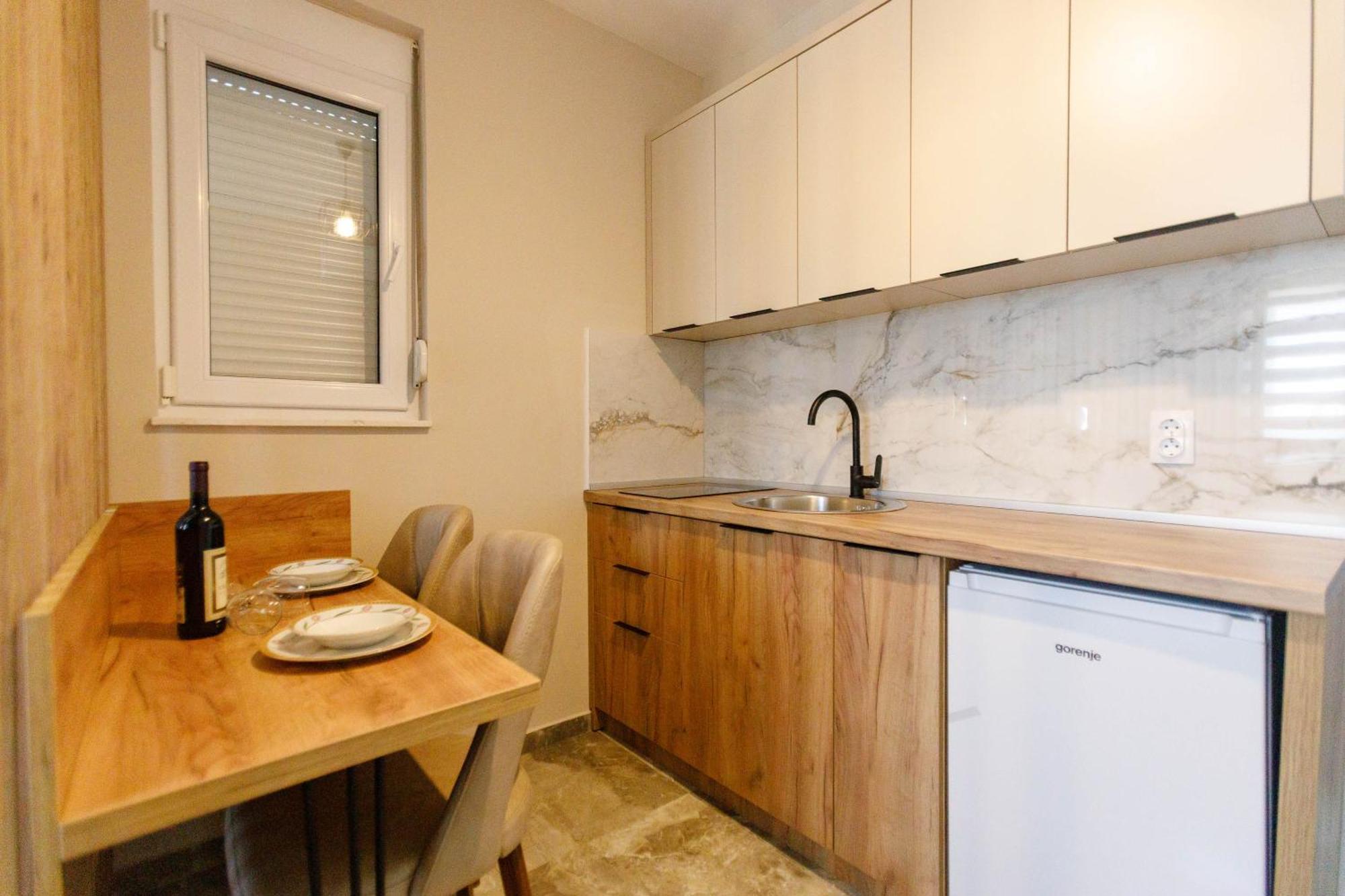Posejdon Lux Apartment Utjeha Bagian luar foto