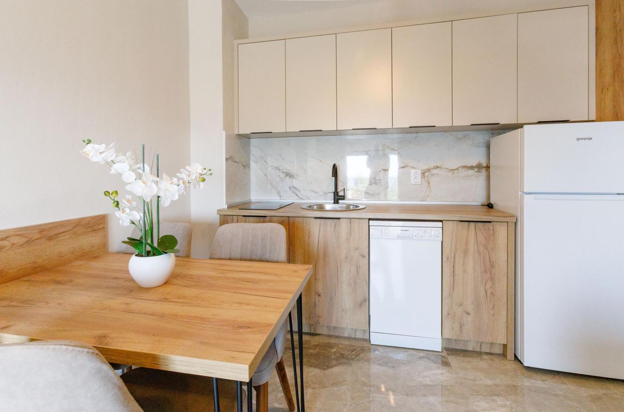 Posejdon Lux Apartment Utjeha Bagian luar foto